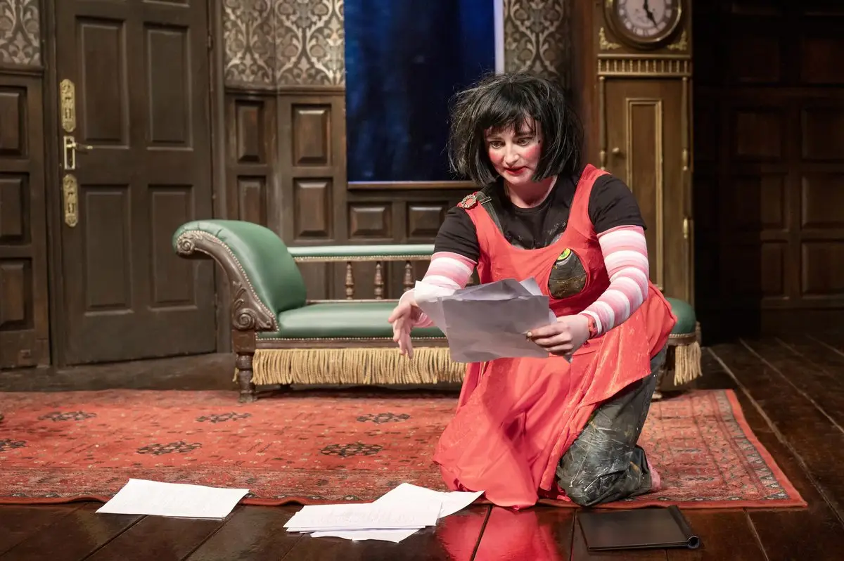 Annie and the scattered scripts