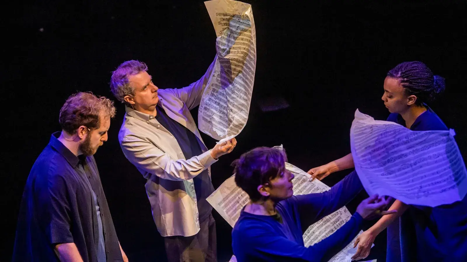 The ensemble and Philip Glass's score